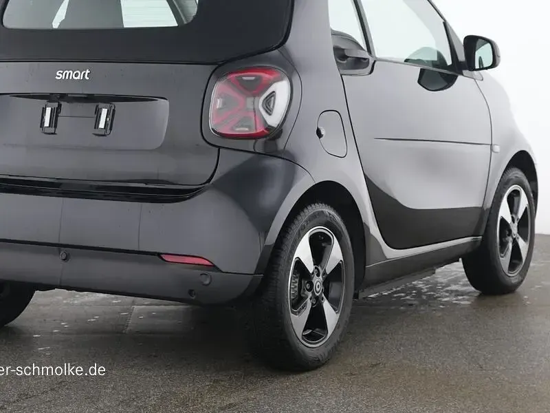 Gebraucht Smart ForTwo Electric Drive Exclusive 60 kW (82 PS) 2024 Bodypanels in black Cabrio