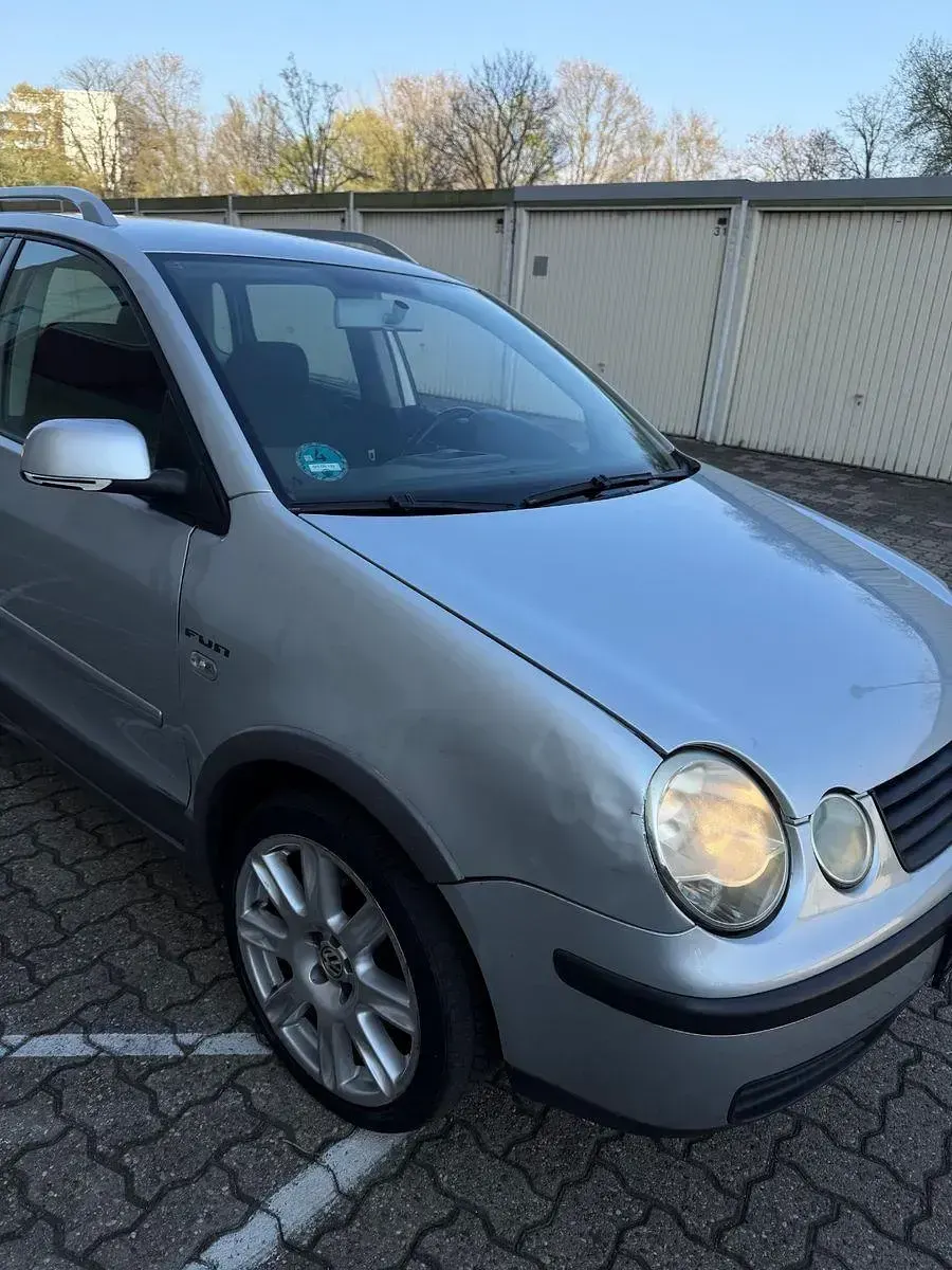 Używany VW Polo Cross 86 KM (63 kW) 2005 Srebrny Hatchback