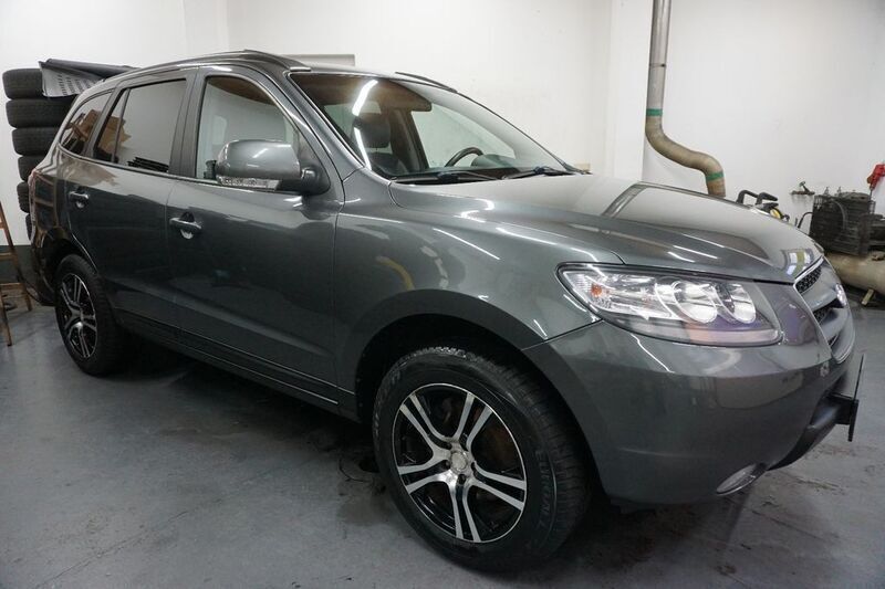 Grau Gebraucht 2010 Hyundai Santa Fe SUV | 6.490 € (Teuer) - Bild 1/4