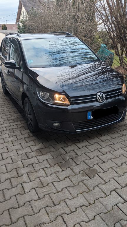 Schwarz Gebraucht 2012 VW Touran Life Van / Kleinbus | 10.700 € (Fairer Preis) - Bild 1/4