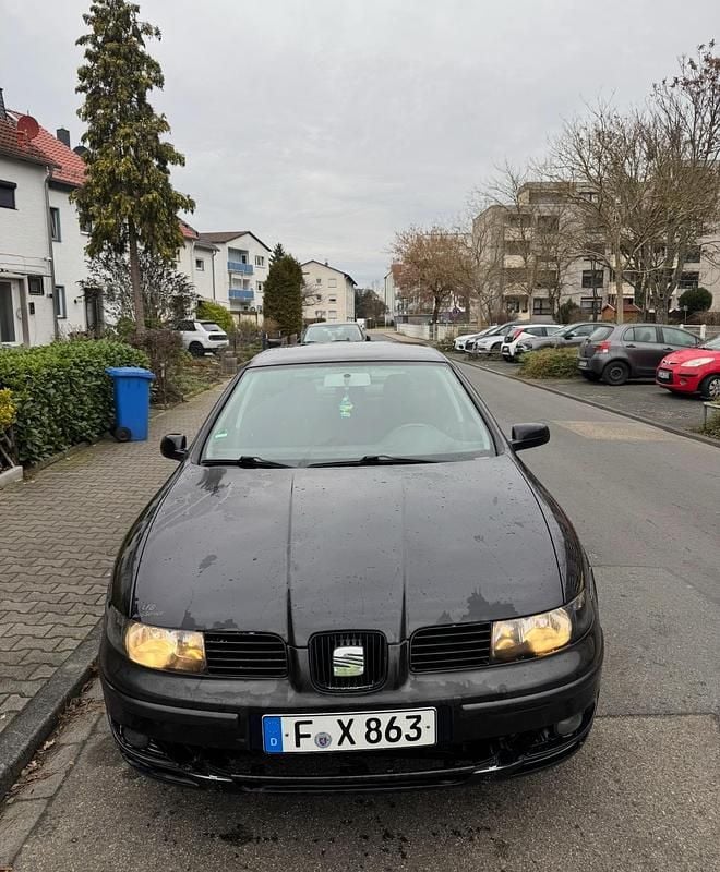 Schwarz Gebraucht 2002 Seat Leon Kleinwagen | 1.200 € (Fairer Preis) - Bild 1/4