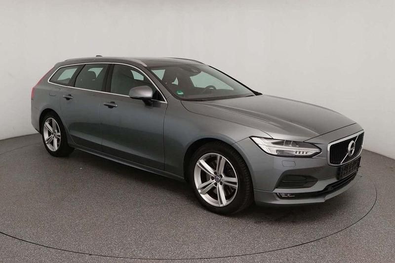 Grau Gebraucht 2018 Volvo V90 Momentum Kombi | 18.900 € (Guter Preis) - Bild 1/4