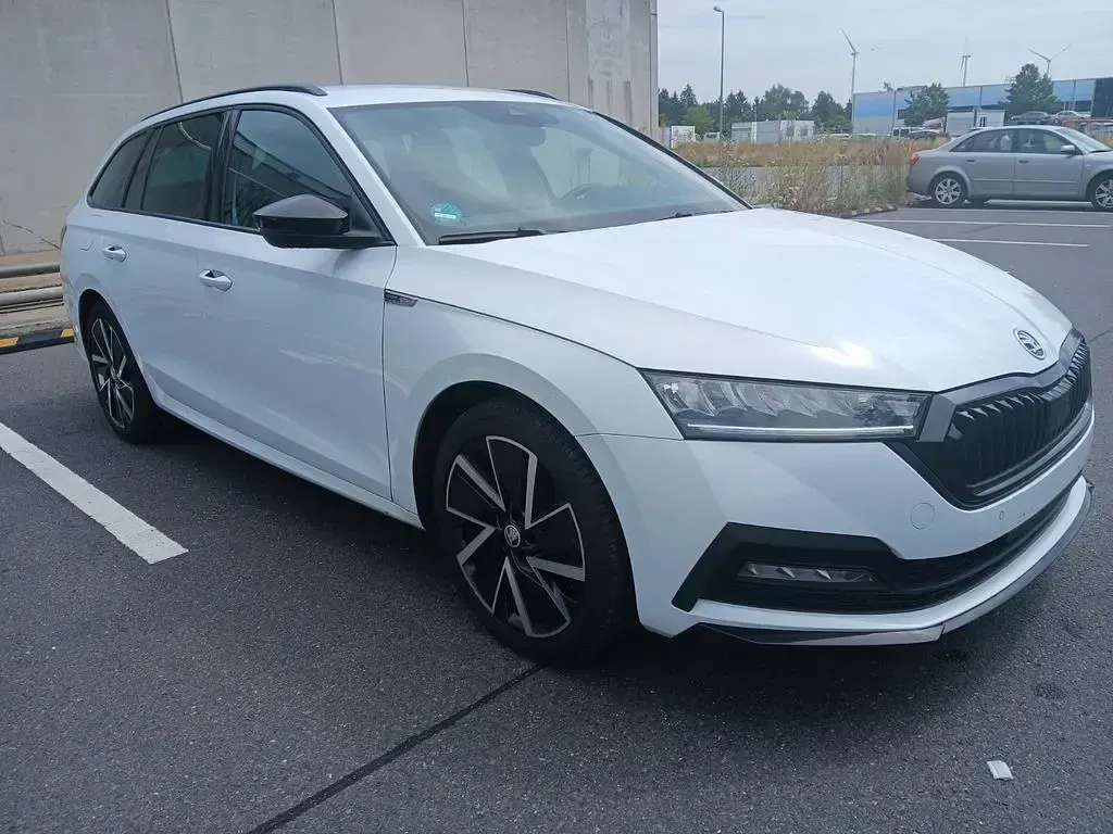 Gebraucht Skoda Octavia SportLine 150 PS (110 kW) 2022 Weiß Kombi
