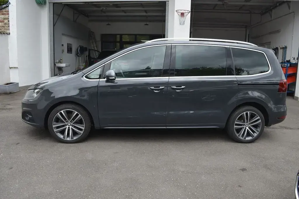 Gebraucht Seat Alhambra FR-Line 177 PS (130 kW) 2020 Grau Van / Kleinbus