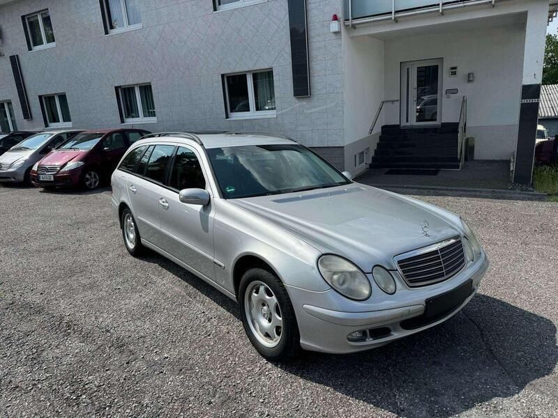 Silber Gebraucht 2004 Mercedes E220 Kombi | 2.399 € (Guter Preis) - Bild 1/4