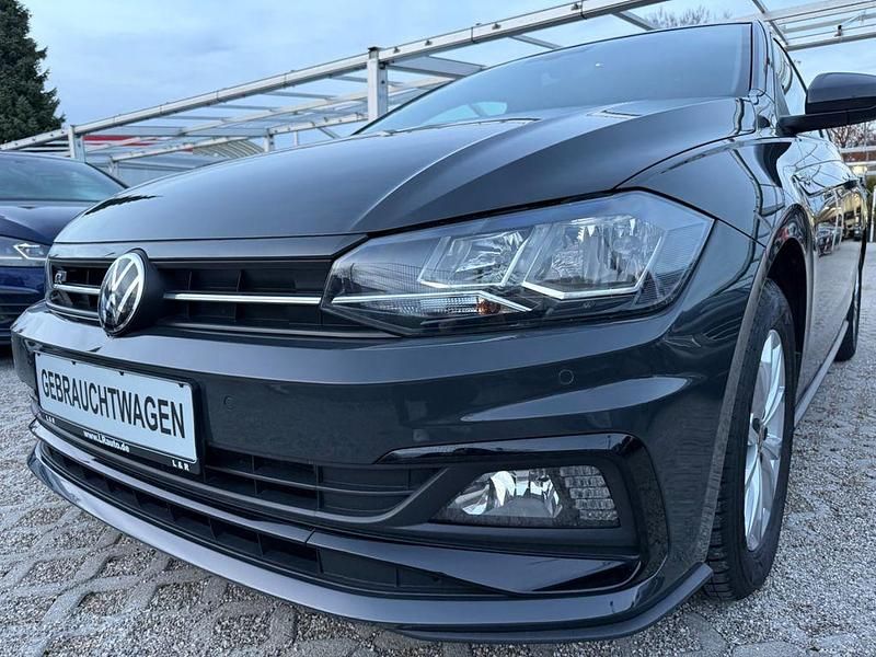 Grau Gebraucht 2021 VW Polo Highline Limousine | 15.900 € (Fairer Preis) - Bild 1/4