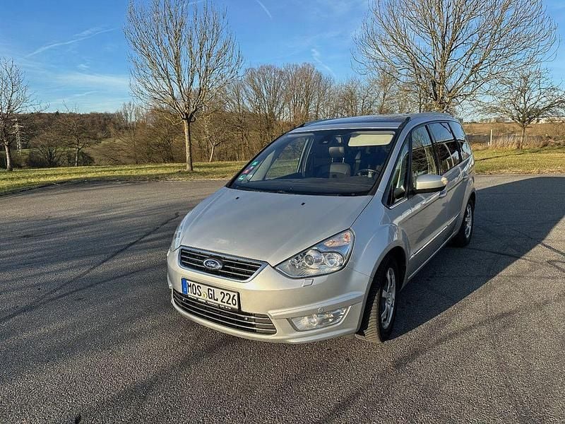 Silber Gebraucht 2011 Ford Galaxy Titanium Van / Kleinbus | 6.400 € (Fairer Preis) - Bild 1/4