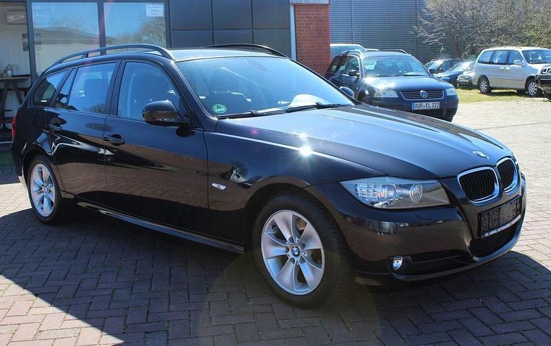 Gebraucht BMW 320 Comfort Edition 170 PS (125 kW) 2009 Schwarz Kombi