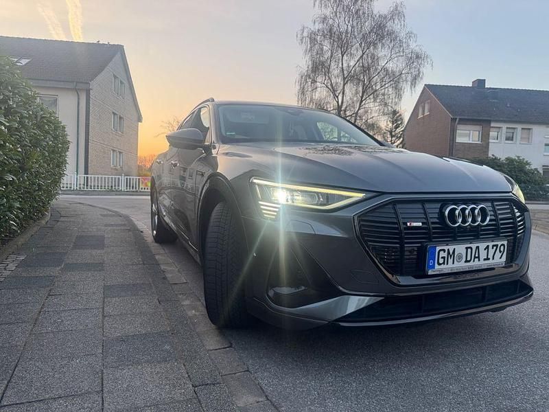 Gebraucht Audi e-tron S-Line 230 kW (313 PS) 2021 Grau SUV