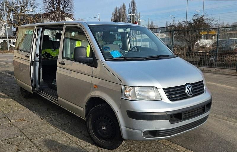 Gebraucht VW Shuttle 131 PS (96 kW) 2025 Silber Van / Kleinbus