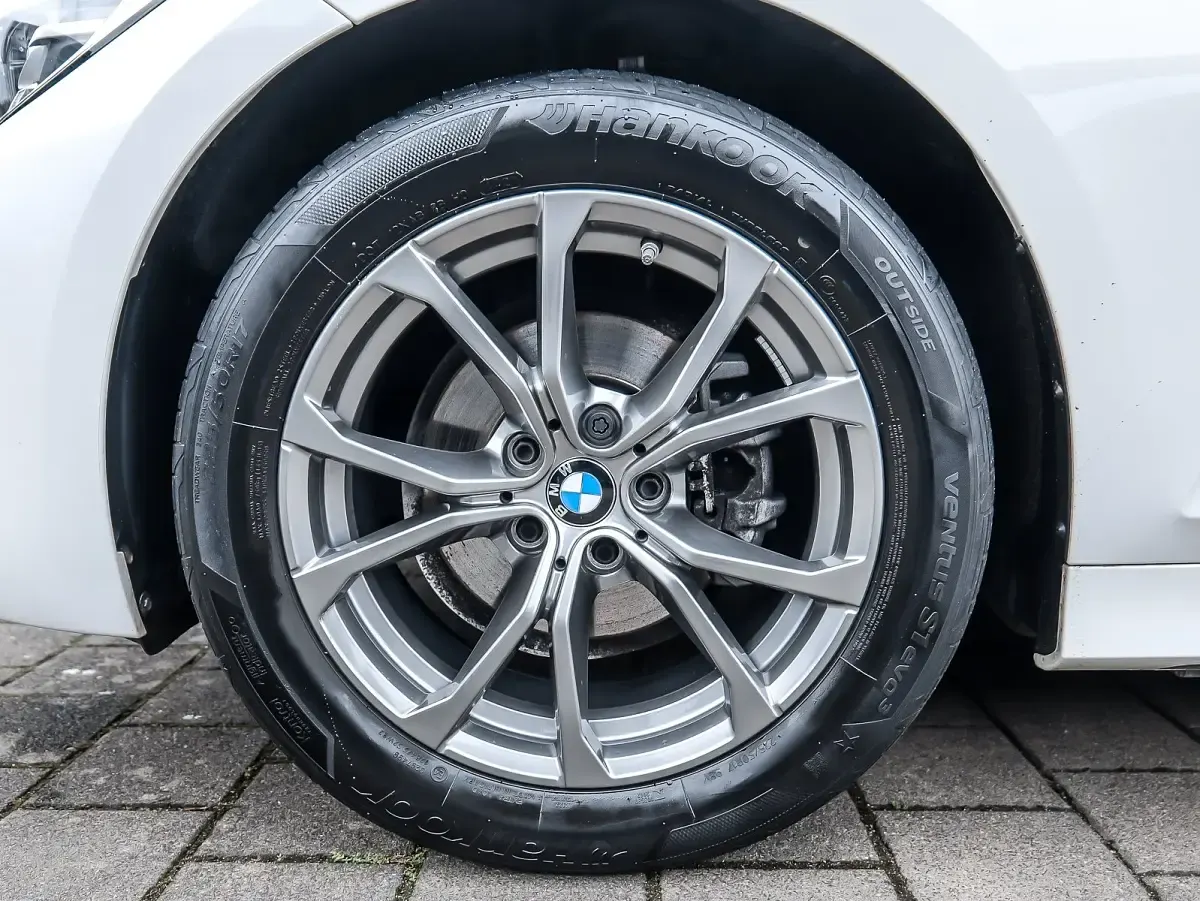Gebraucht BMW 318 Sport Line 150 PS (110 kW) 2022 Weiß Kombi
