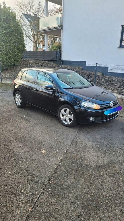 Gebraucht VW Golf VI 105 PS (77 kW) 2011 Schwarz Kleinwagen