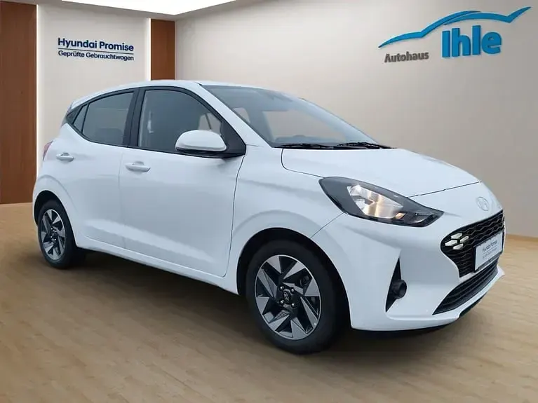 Gebraucht Hyundai i10 Trend 63 PS (46 kW) 2025 Weiß Kleinwagen