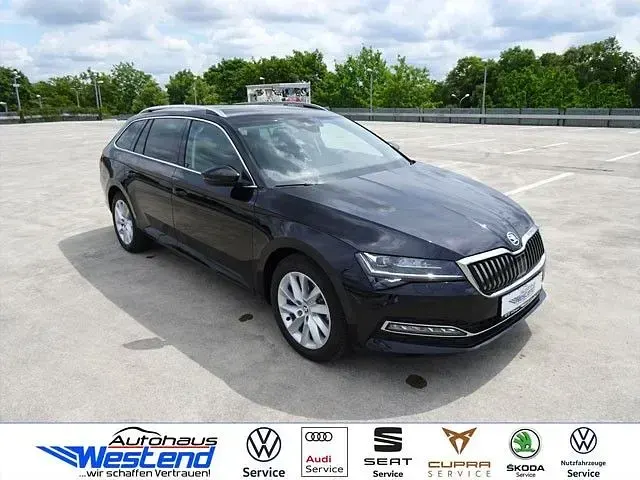 Second-hand Skoda Superb Style 200 CP (147 kW) 2024 Negru Break