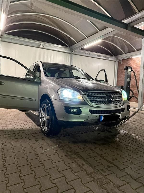 Gebraucht Mercedes ML320 224 PS (164 kW) 2007 SUV