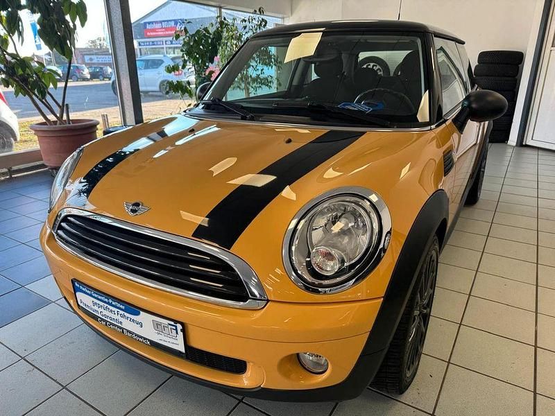 Gelb Gebraucht 2009 Mini ONE Kleinwagen | 3.980 € (Fairer Preis) - Bild 1/4