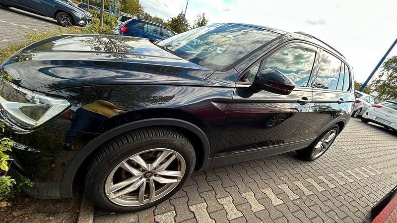 Gebraucht VW Tiguan Trendline 125 PS (91 kW) 2016 Schwarz SUV
