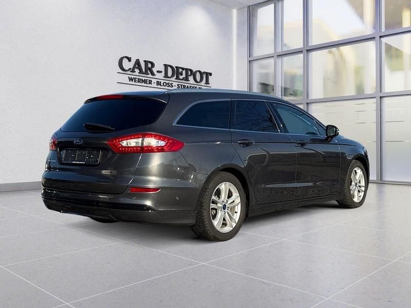 Gebraucht Ford Mondeo Titanium 150 PS (110 kW) 2015 Grau Kombi