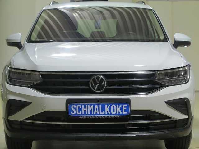 Pure white Gebraucht 2020 VW Tiguan Life SUV | 26.950 € (Guter Preis) - Bild 1/4