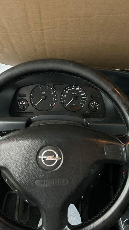 Gebraucht Opel Zafira Edition 125 PS (91 kW) 2000 Schwarz Van / Kleinbus