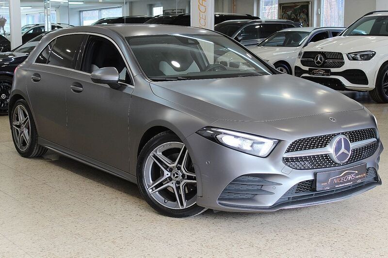 Grau Gebraucht 2019 Mercedes A200 AMG line Limousine | 22.480 € (Fairer Preis) - Bild 1/4