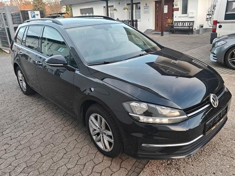 Gebraucht VW Golf VII Comfortline 116 PS (85 kW) 2019 Schwarz Kombi