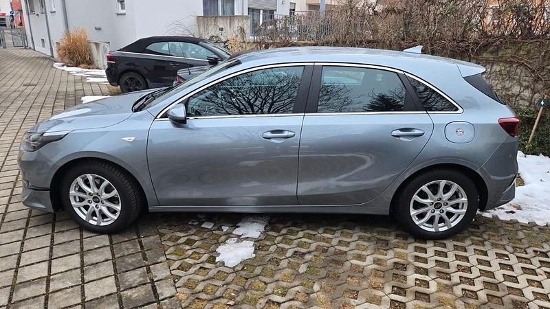 Gebraucht Kia Ceed 160 PS (117 kW) 2022 Grau Kleinwagen