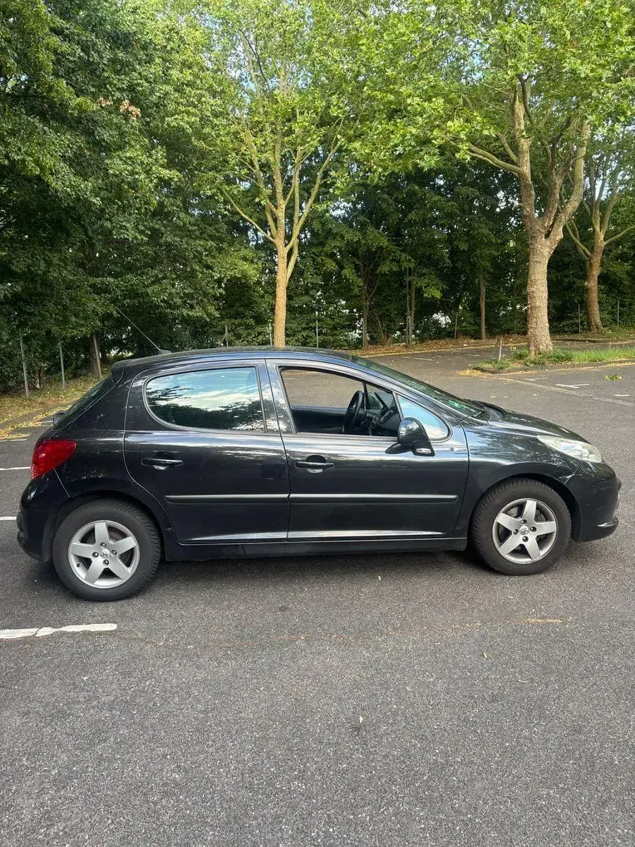 Gebraucht Peugeot 207 95 PS (69 kW) 2009 Schwarz Limousine
