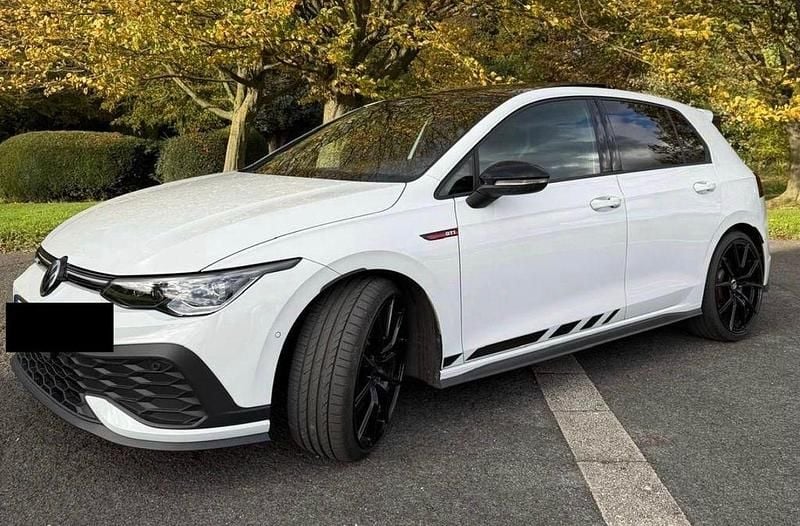 Weiß Gebraucht 2022 VW Golf VIII GTI Clubsport Limousine | 33.600 € (Fairer Preis) - Bild 1/4