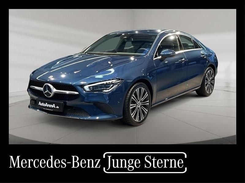 Blau Gebraucht 2022 Mercedes CLA180 Progressive Limousine | 26.879 € (Fairer Preis) - Bild 1/4
