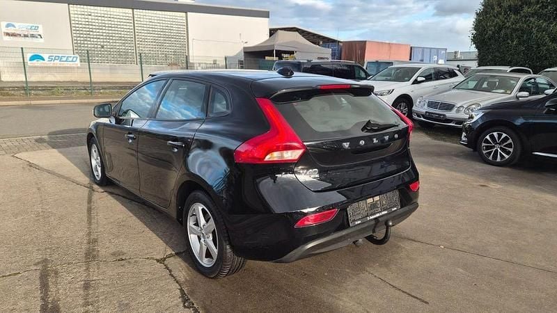 Gebraucht Volvo V40 Kinetic 122 PS (89 kW) 2017 Schwarz Limousine