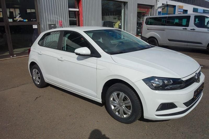 Gebraucht VW Polo Trendline 75 PS (55 kW) 2018 Weiß Kleinwagen