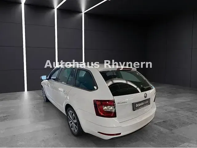 Gebraucht Skoda Octavia Soleil 150 PS (110 kW) 2020 Weiß Kombi