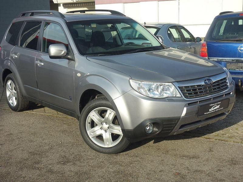 Gebraucht Subaru Forester 171 PS (125 kW) 2010 Grau SUV