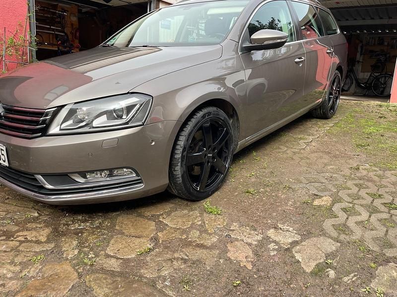 Gebraucht 2012 VW Passat Kombi | 3.500 € (Guter Preis) - Bild 1/4