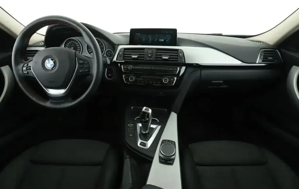 Käytetty BMW 330e iPerformance 252 HP (185 kW) 2017 Peessi Sedan