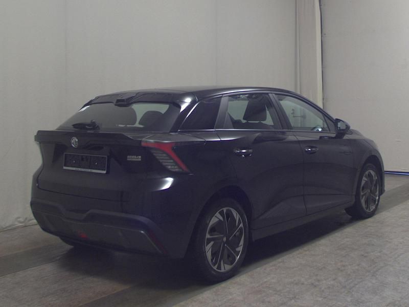 Gebraucht MG MG4 EV 125 kW (170 PS) 2023 Diamond red Kleinwagen