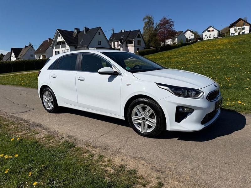 Gebraucht Kia Ceed Vision 140 PS (102 kW) 2021 Weiß Kleinwagen