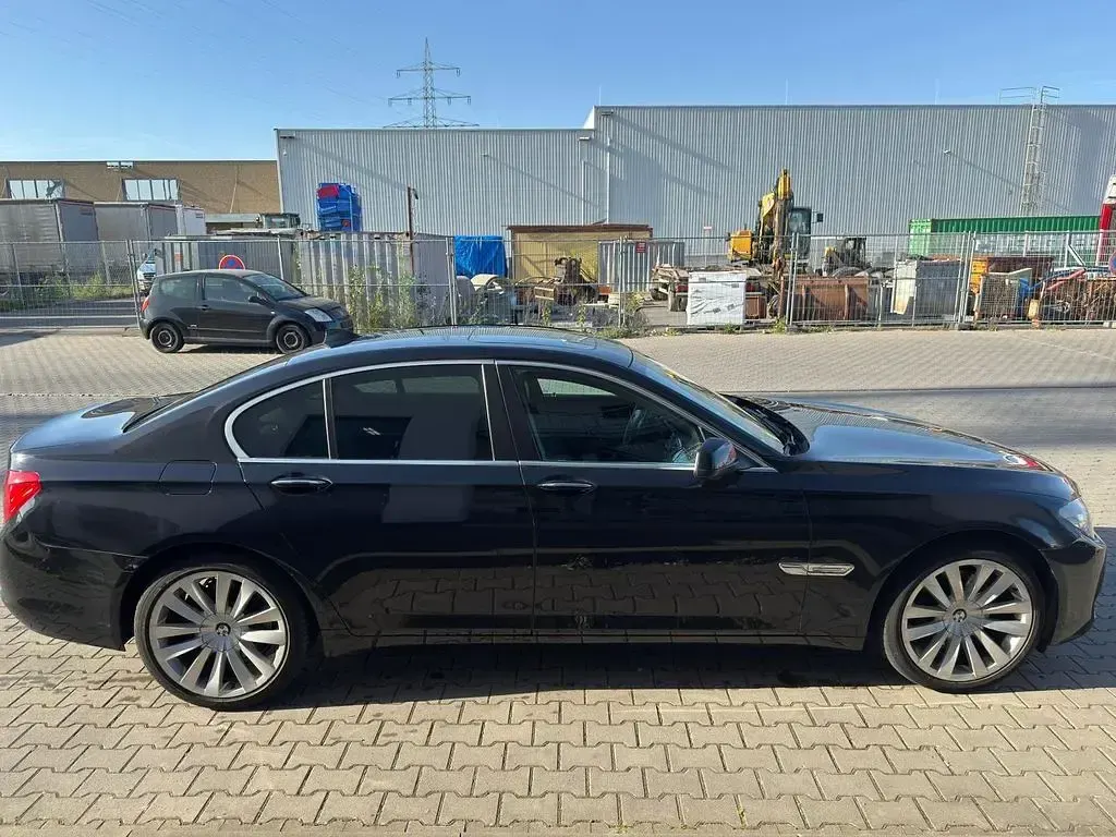 Gebraucht BMW 730 245 PS (180 kW) 2012 Schwarz Limousine