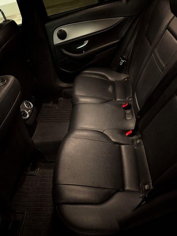 Gebraucht Mercedes E220 194 PS (142 kW) 2018 Beige Limousine