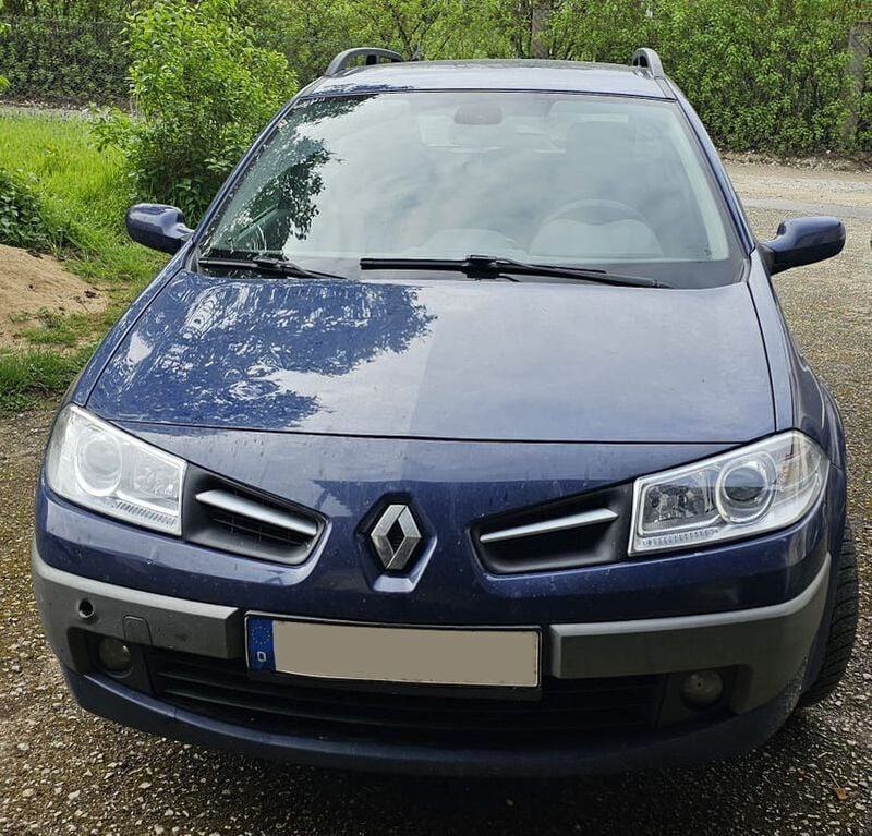 Blau Gebraucht 2009 Renault Mégane III Avantage Limousine | 1.400 € - Bild 1/4