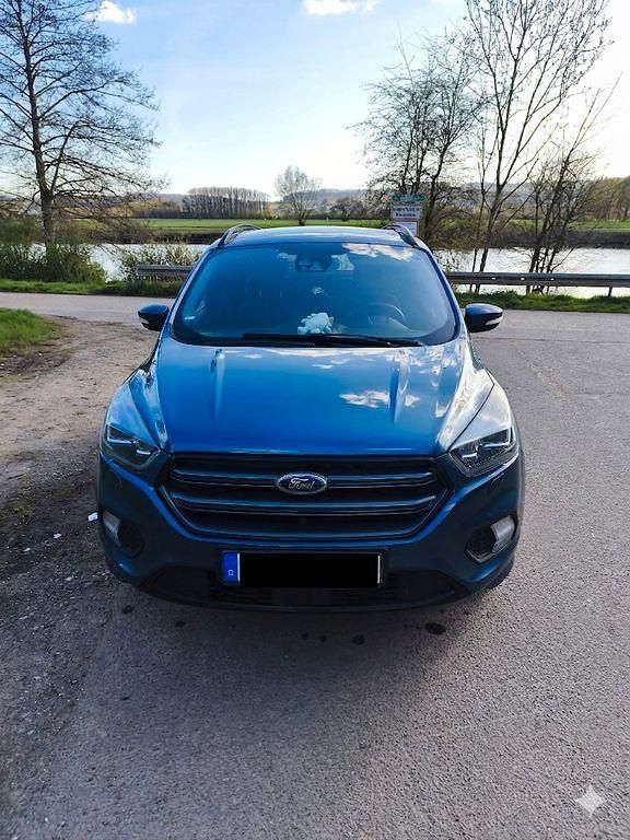 Gebraucht Ford Kuga ST-Line 150 PS (110 kW) 2018 Blau SUV