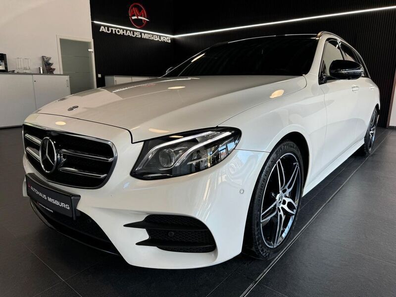 Diamantweiss metalliclack Gebraucht 2019 Mercedes E350 AMG Kombi | 32.970 € (Etwas zu teuer) - Bild 1/4