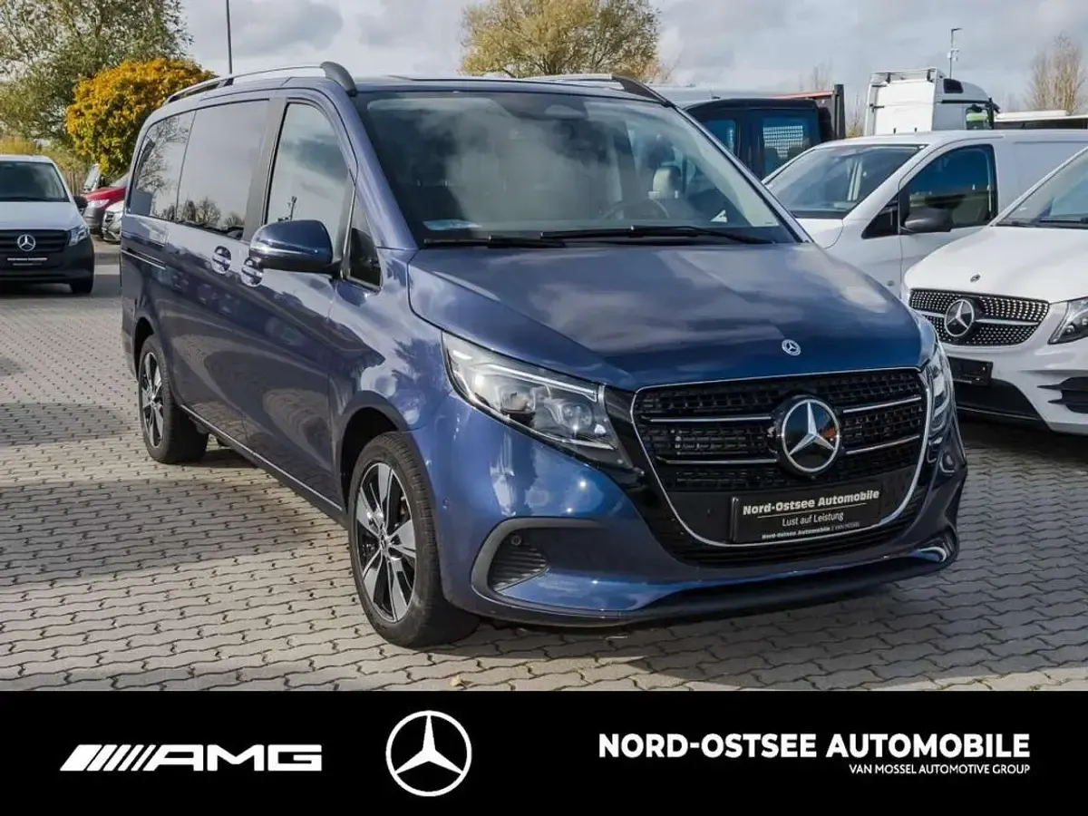 Gebraucht Mercedes V220 Style 163 PS (119 kW) 2024 Sodalithblau met. Van / Kleinbus