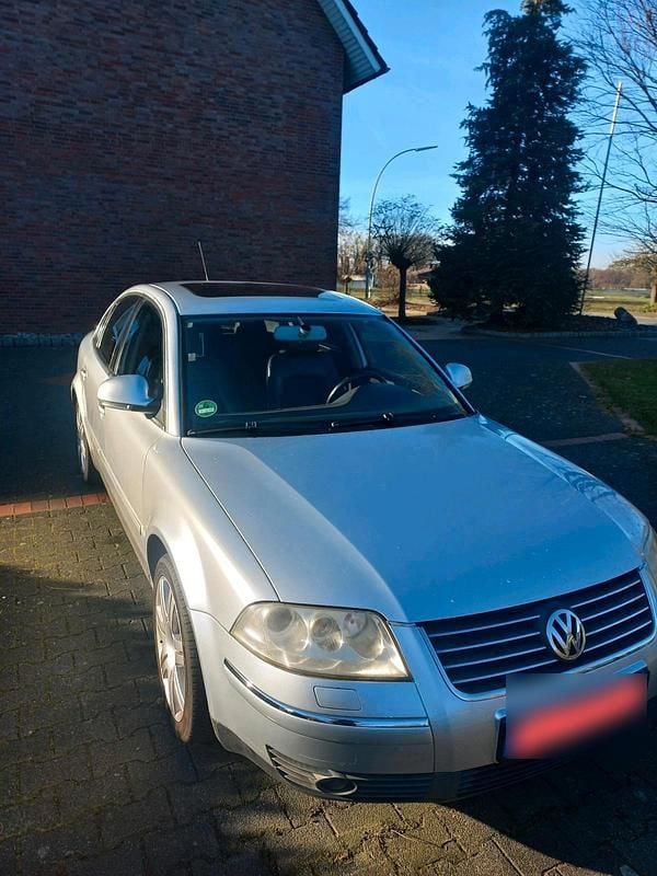 Second-hand VW Passat Highline 130 CP (95 kW) 2004 Argintiu Berlinǎ