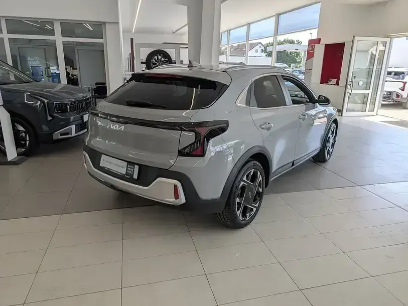 Neu Kia XCeed Spirit 179 PS (131 kW) 2026 Wolfgrau SUV