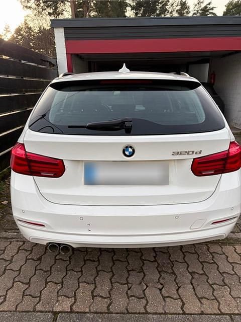 Gebraucht BMW 320 Advantage 190 PS (139 kW) 2017 Weiß Kombi