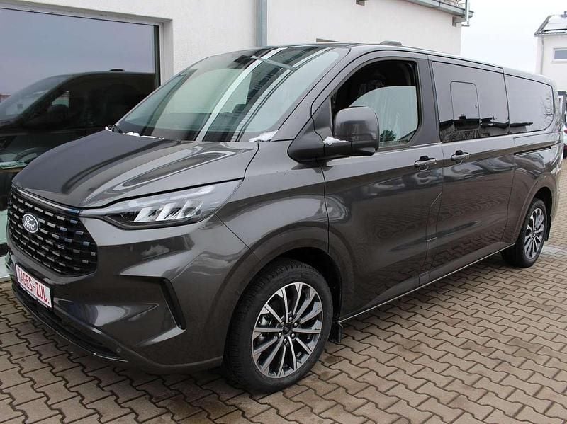 Neu Ford Tourneo Titanium 150 PS (110 kW) 2025 Magnetic grau Van / Kleinbus