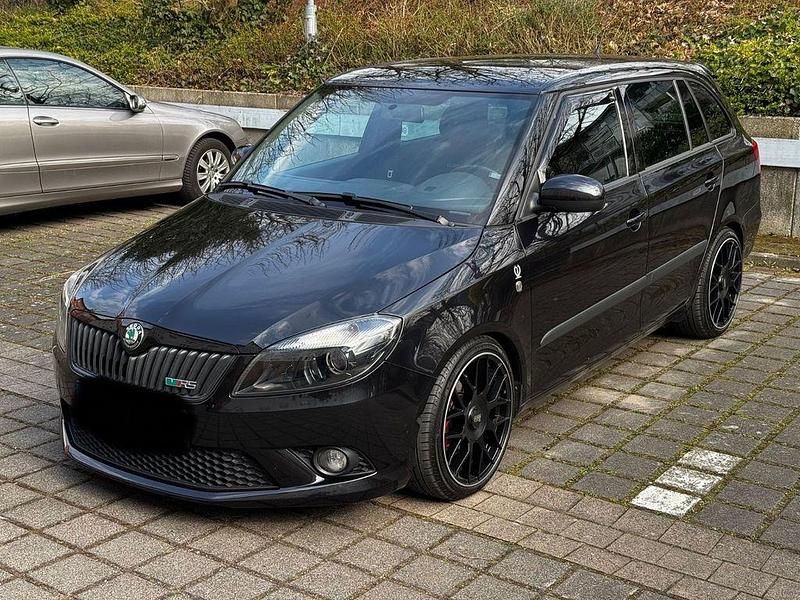 Schwarz Gebraucht 2012 Skoda Fabia RS Kleinwagen | 9.799 € (Teuer) - Bild 1/4