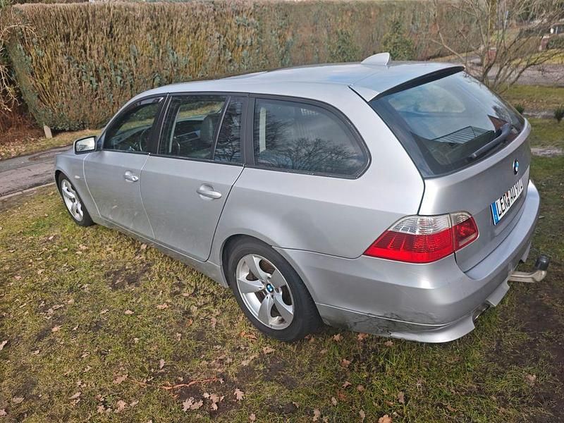 Gebraucht BMW 530 218 PS (160 kW) 2004 Grau Kombi